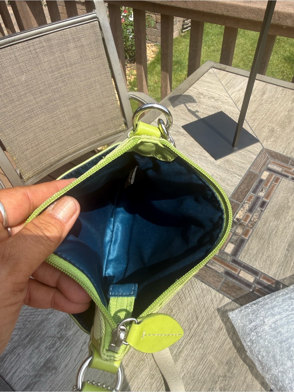 EUC Coach Signature Jacquard North-South Lime Green
Swingpack Crossbody Bag - Picture 10 of 13